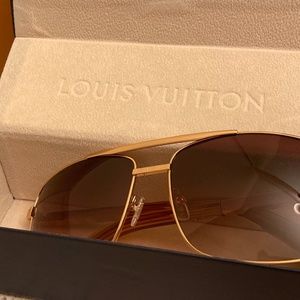 Louis Vuitton Men sunglasses